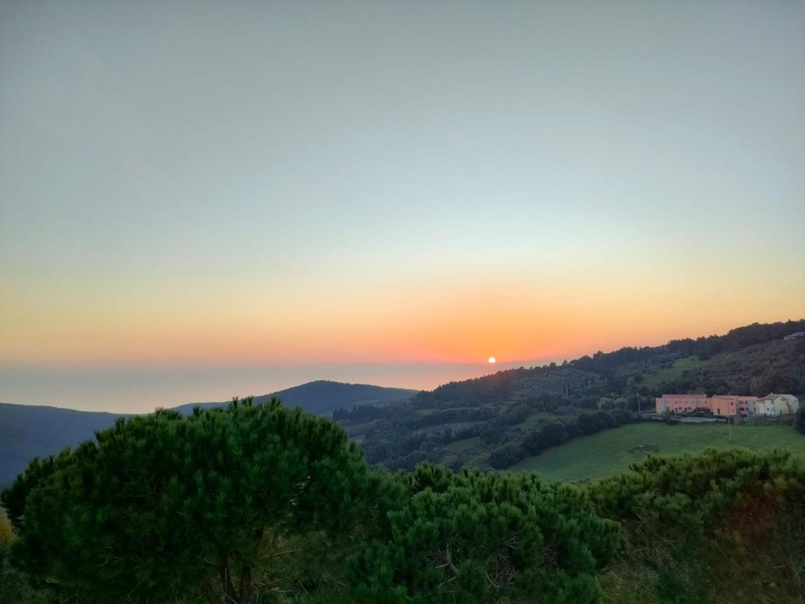 Vista Sulle Isole Dell'Arcipelago Toscano Nibbiaia Oda fotoğraf